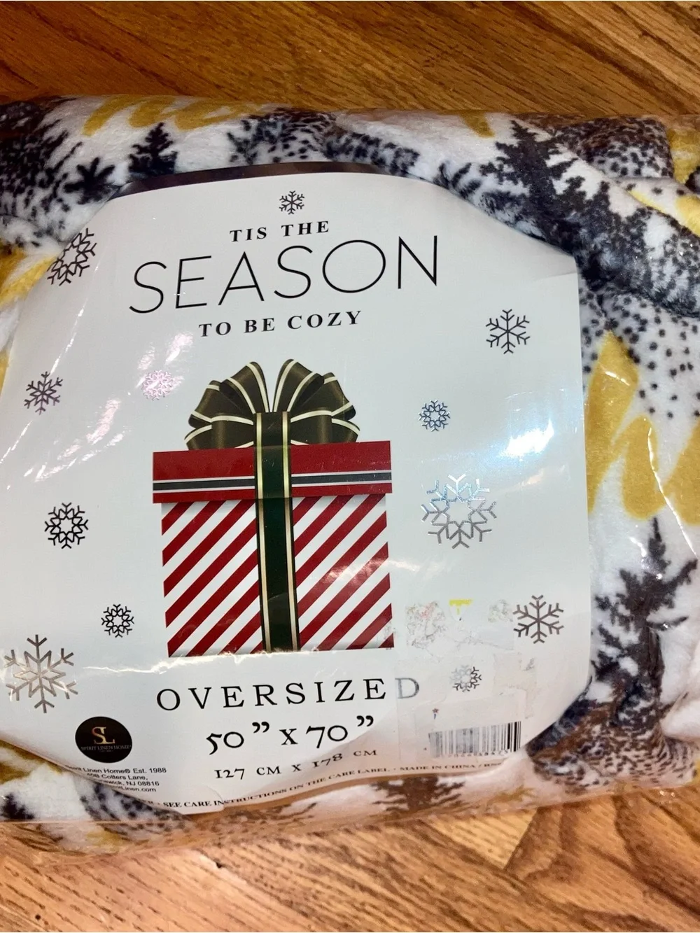 Oversized Ultra-Soft Holiday Throw Blanket - Christmas Trees and Stars - NWT